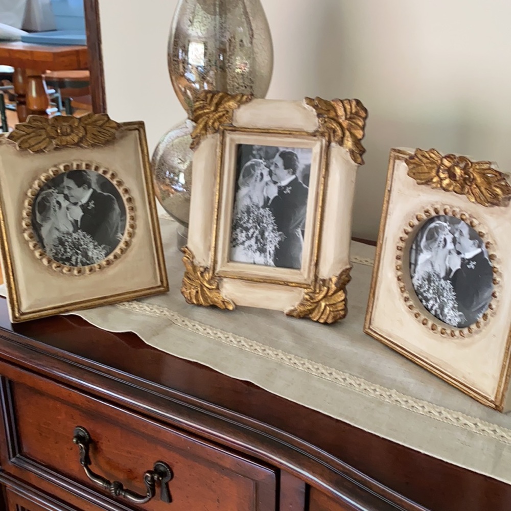 Set of 3 vintage style frames